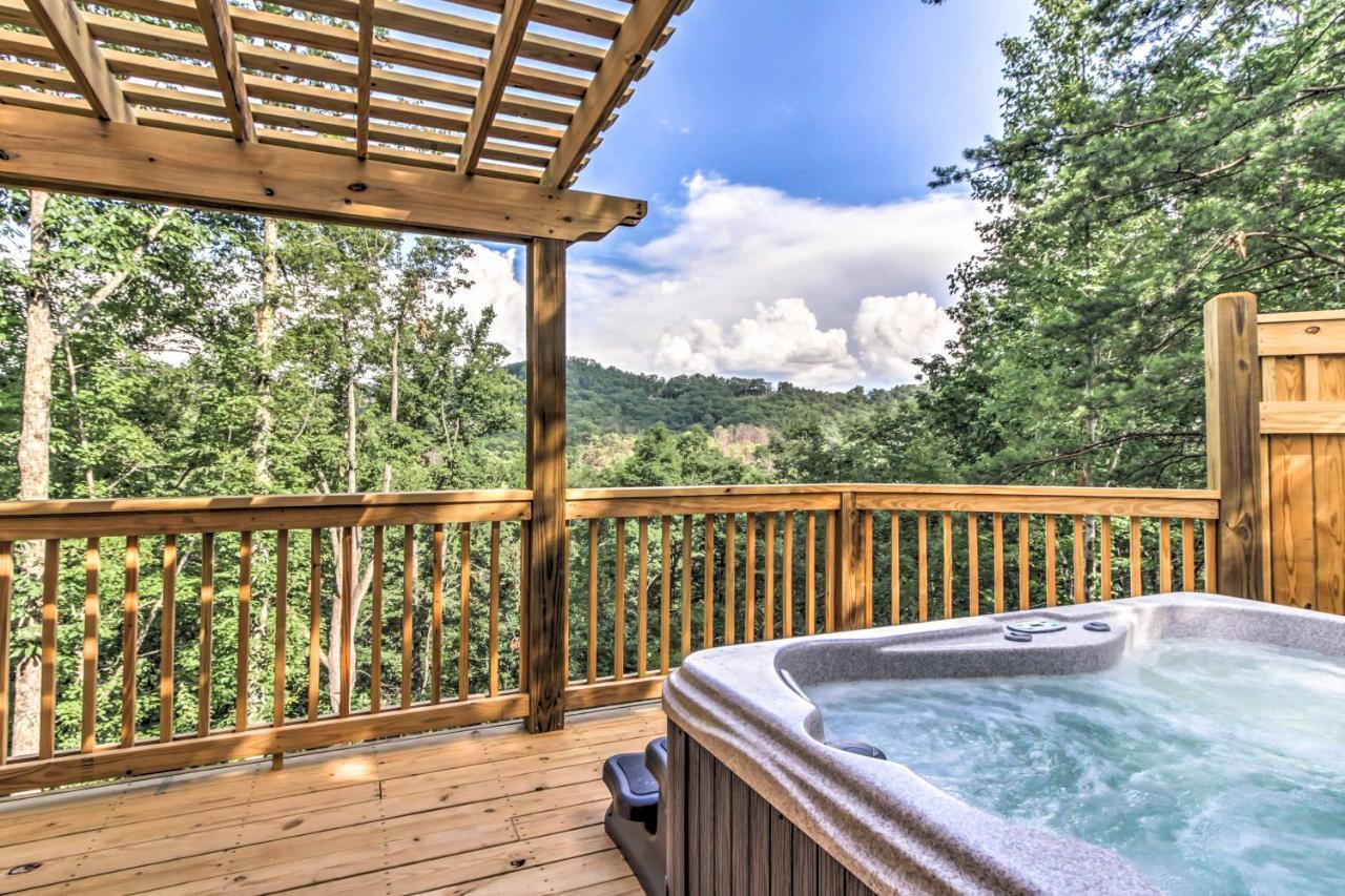 Private Sevierville Cabin With Mountain Views And Loft Εξωτερικό φωτογραφία