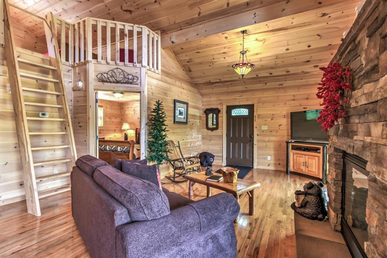 Private Sevierville Cabin With Mountain Views And Loft Εξωτερικό φωτογραφία