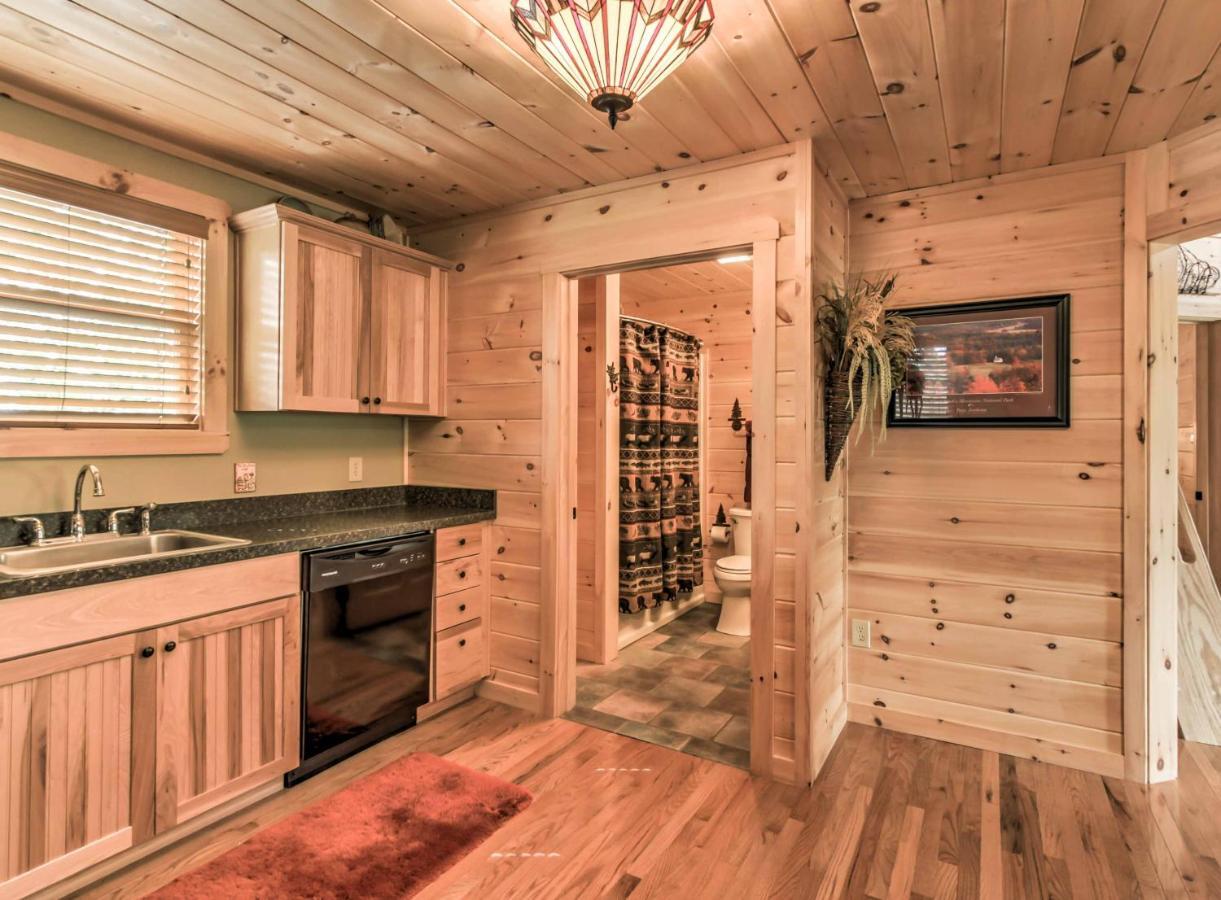 Private Sevierville Cabin With Mountain Views And Loft Εξωτερικό φωτογραφία