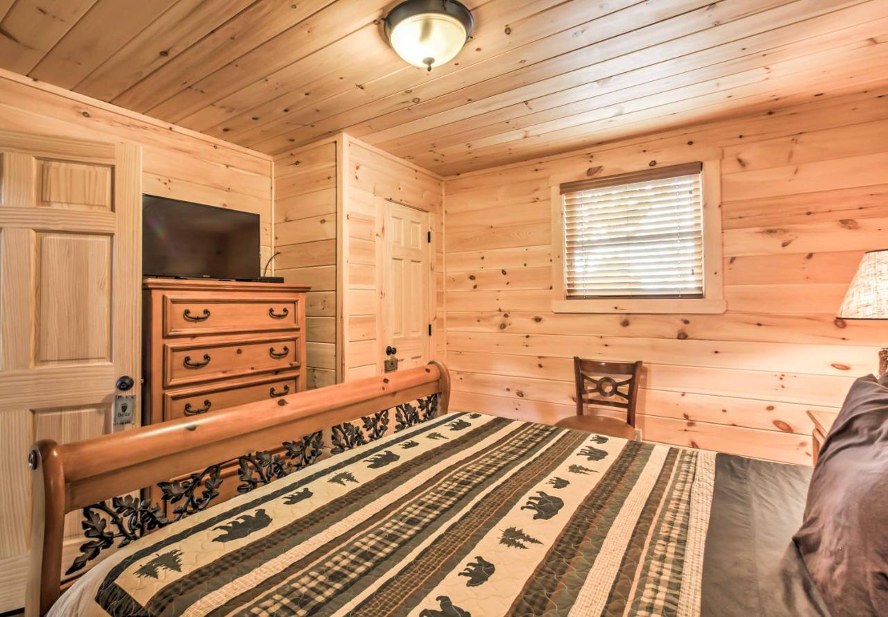 Private Sevierville Cabin With Mountain Views And Loft Εξωτερικό φωτογραφία
