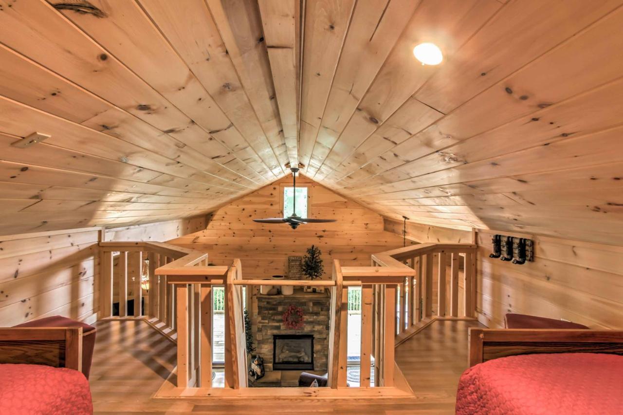Private Sevierville Cabin With Mountain Views And Loft Εξωτερικό φωτογραφία