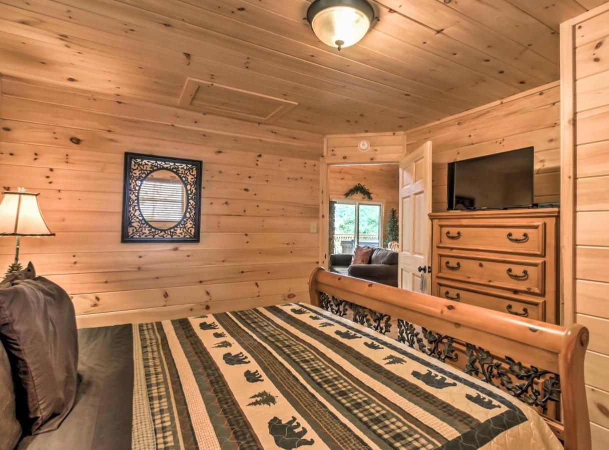 Private Sevierville Cabin With Mountain Views And Loft Εξωτερικό φωτογραφία