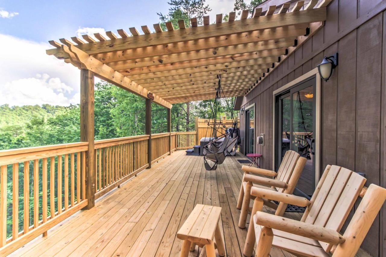 Private Sevierville Cabin With Mountain Views And Loft Εξωτερικό φωτογραφία
